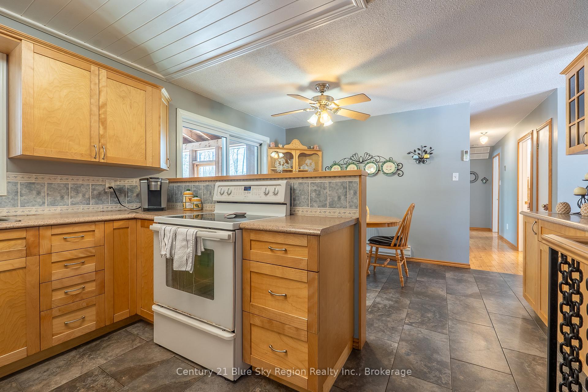 Photo 17 of 98 Meadow Drive, East Ferris, Corbeil — HOMEH