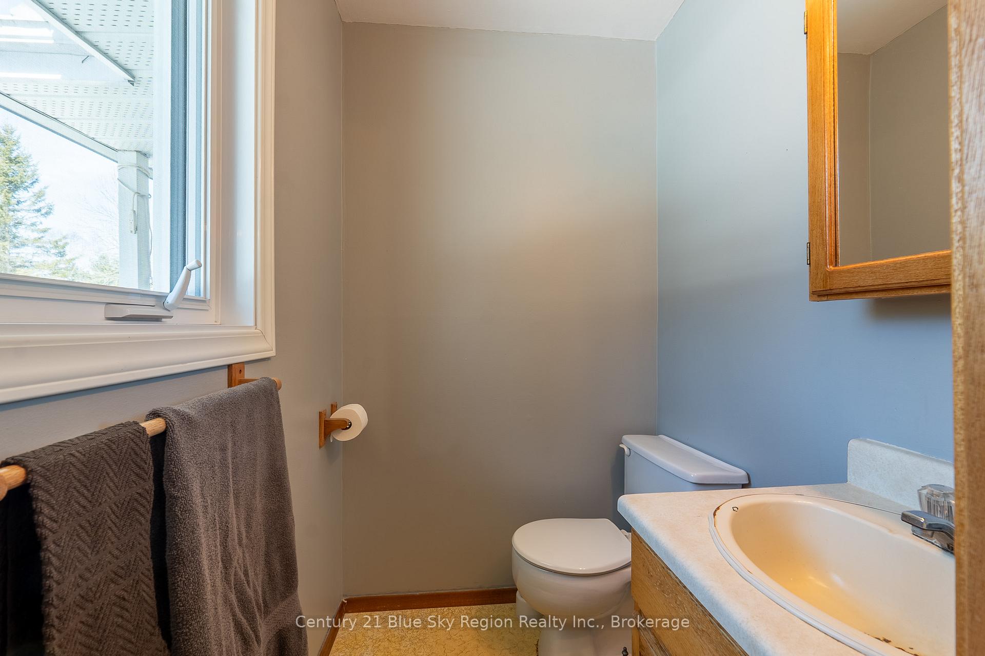 Photo 33 of 98 Meadow Drive, East Ferris, Corbeil — HOMEH