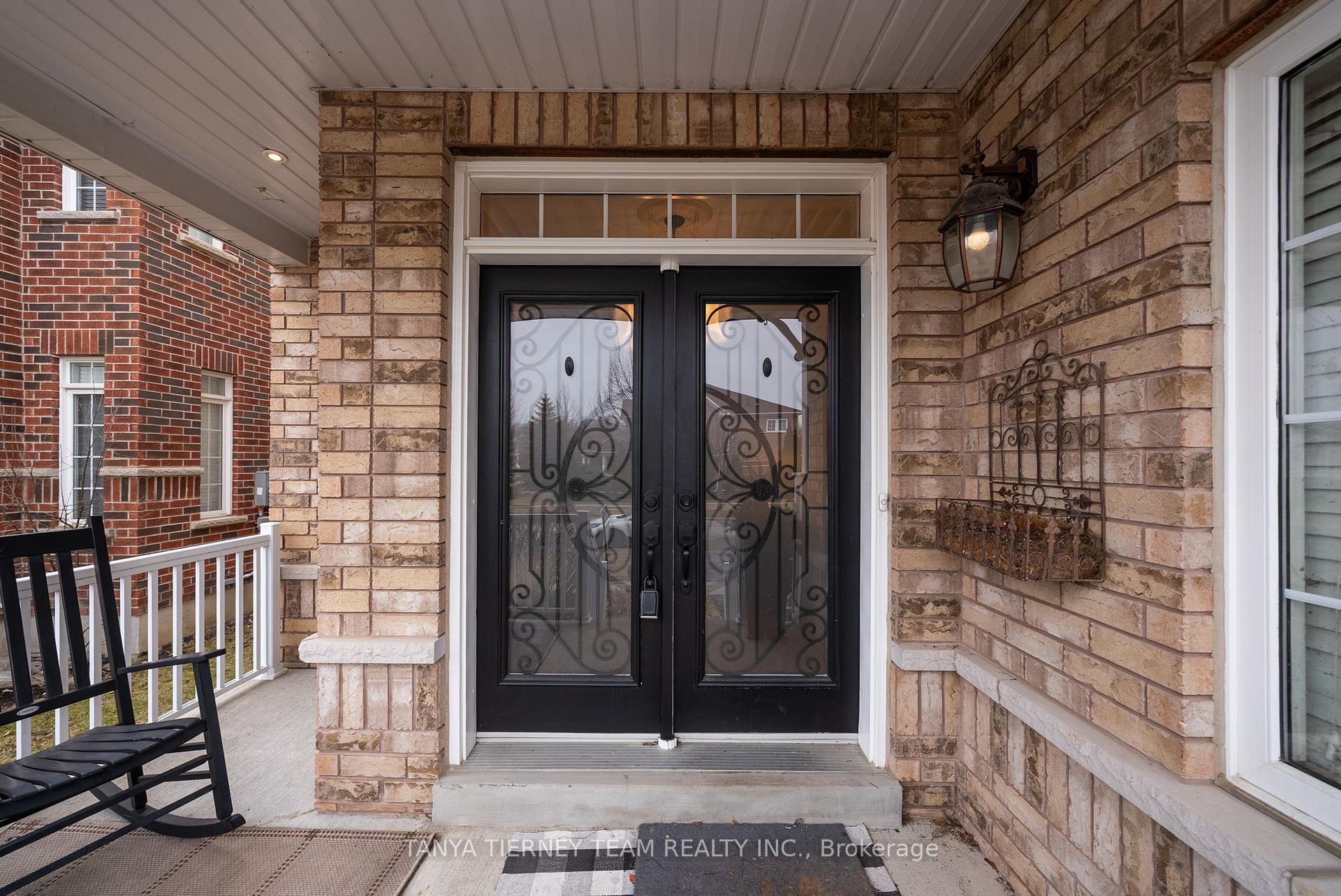 Photo 3 of 116 Cachet Boulevard, Whitby, Brooklin — HOMEH