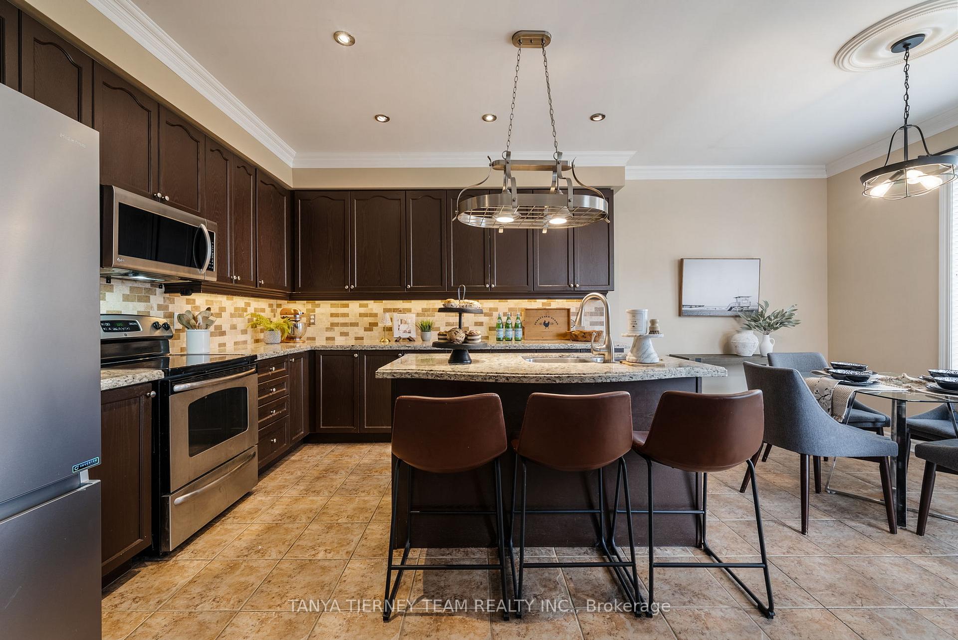 Photo 16 of 116 Cachet Boulevard, Whitby, Brooklin — HOMEH
