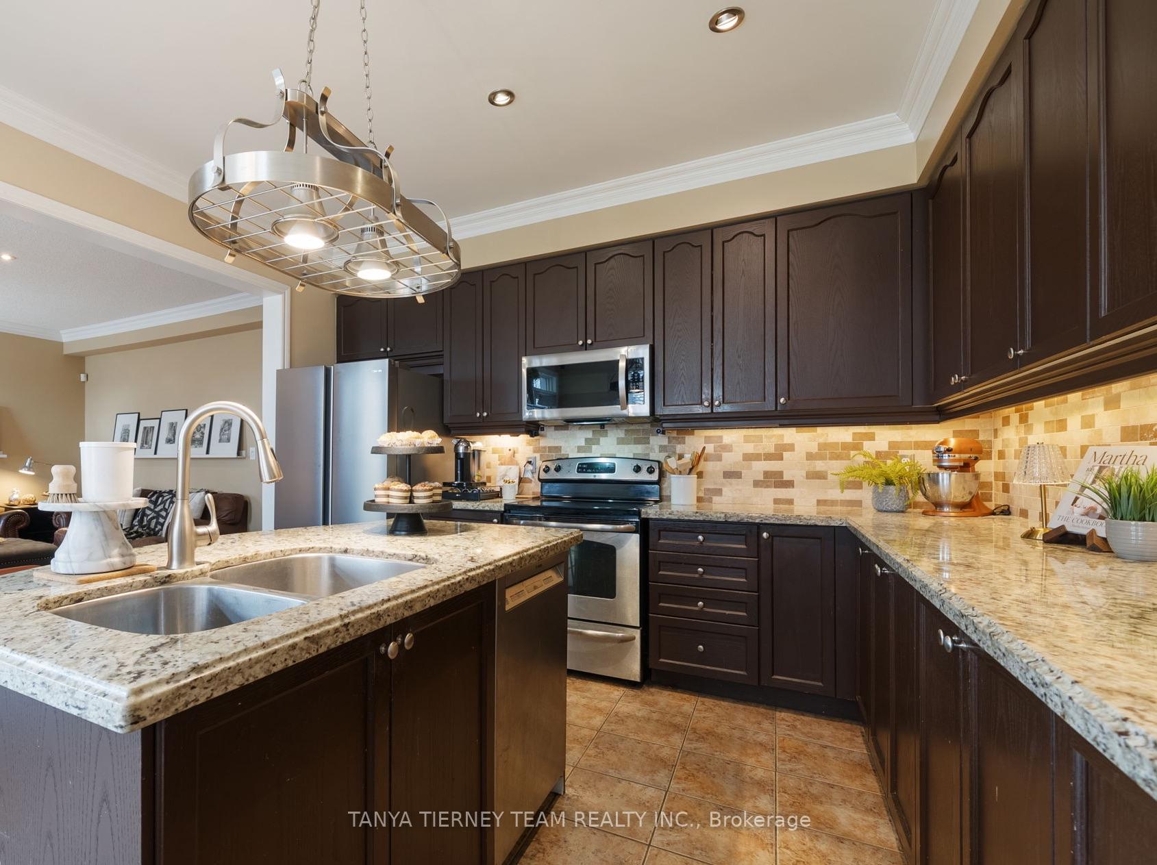 Photo 17 of 116 Cachet Boulevard, Whitby, Brooklin — HOMEH