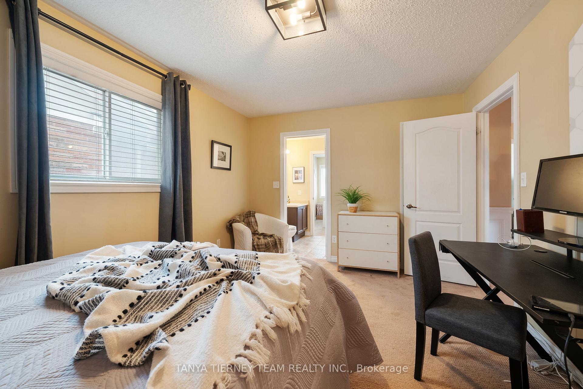 Photo 28 of 116 Cachet Boulevard, Whitby, Brooklin — HOMEH