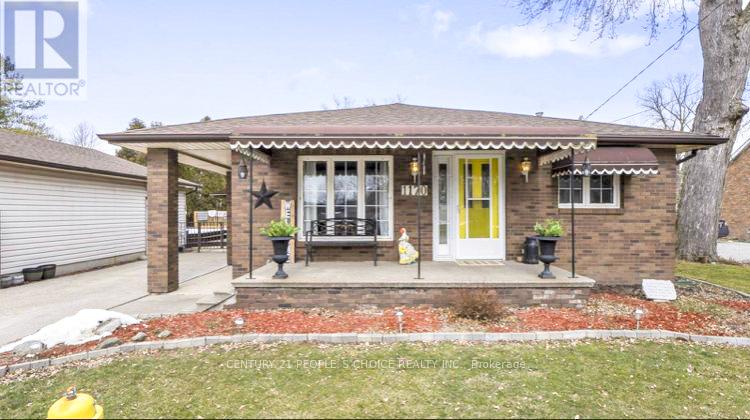 Photo 4 of 1170 Centre Avenue NE, LaSalle — HOMEH