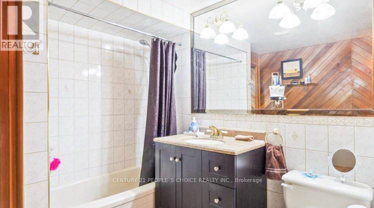 Photo 11 of 1170 Centre Avenue NE, LaSalle — HOMEH