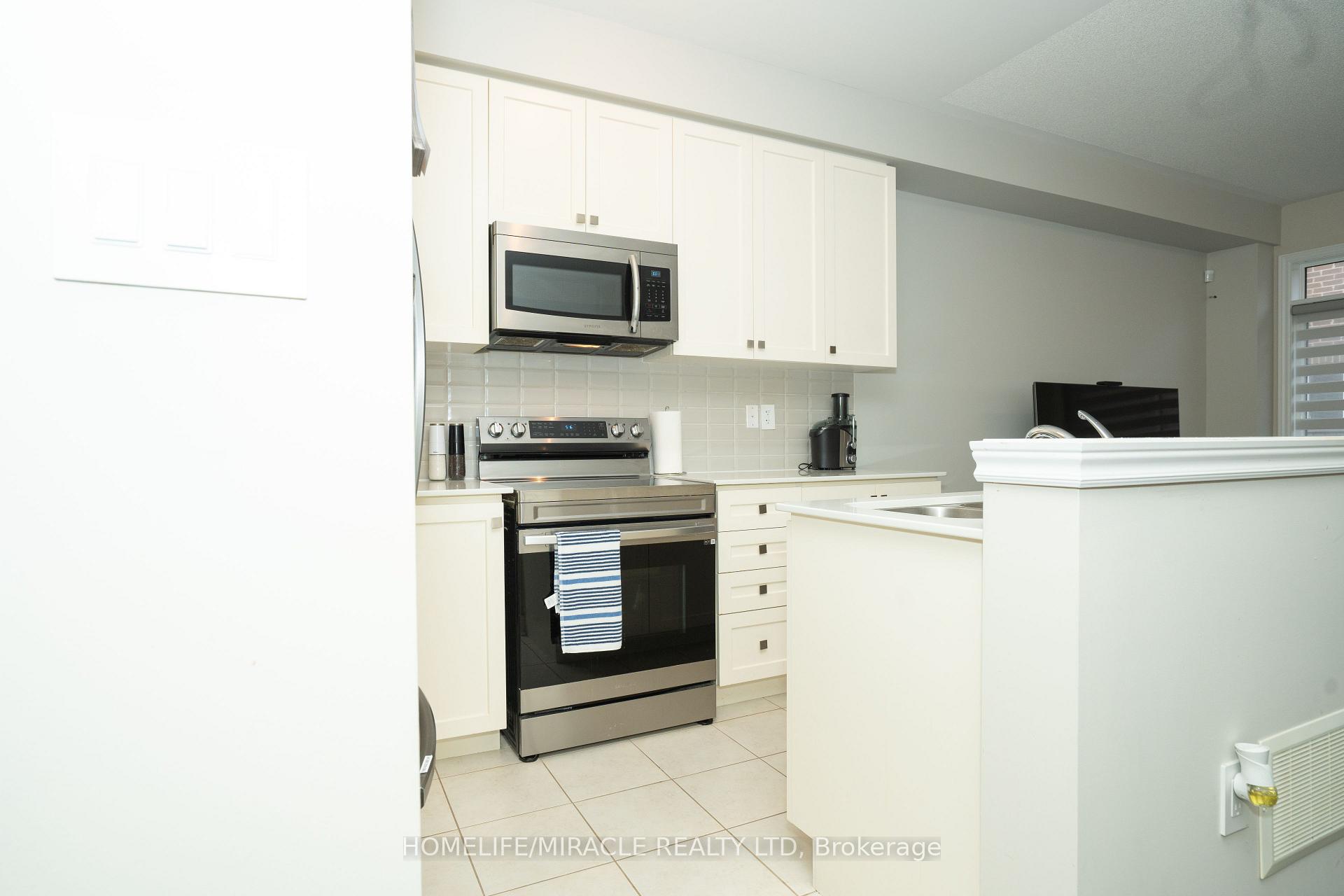 Photo 2 of 83 Finegan Circle, Brampton, Northwest Brampton — HOMEH