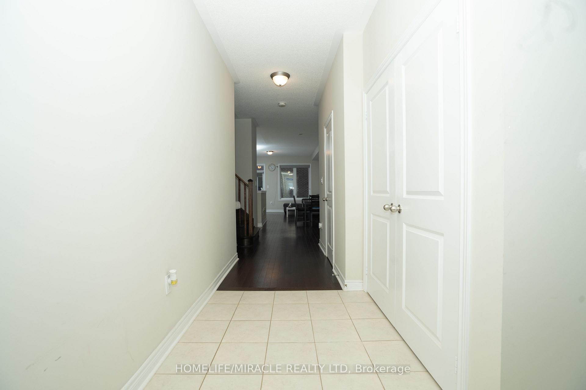 Photo 6 of 83 Finegan Circle, Brampton, Northwest Brampton — HOMEH