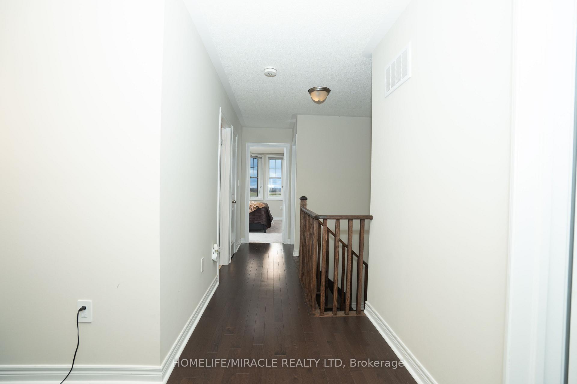 Photo 5 of 83 Finegan Circle, Brampton, Northwest Brampton — HOMEH
