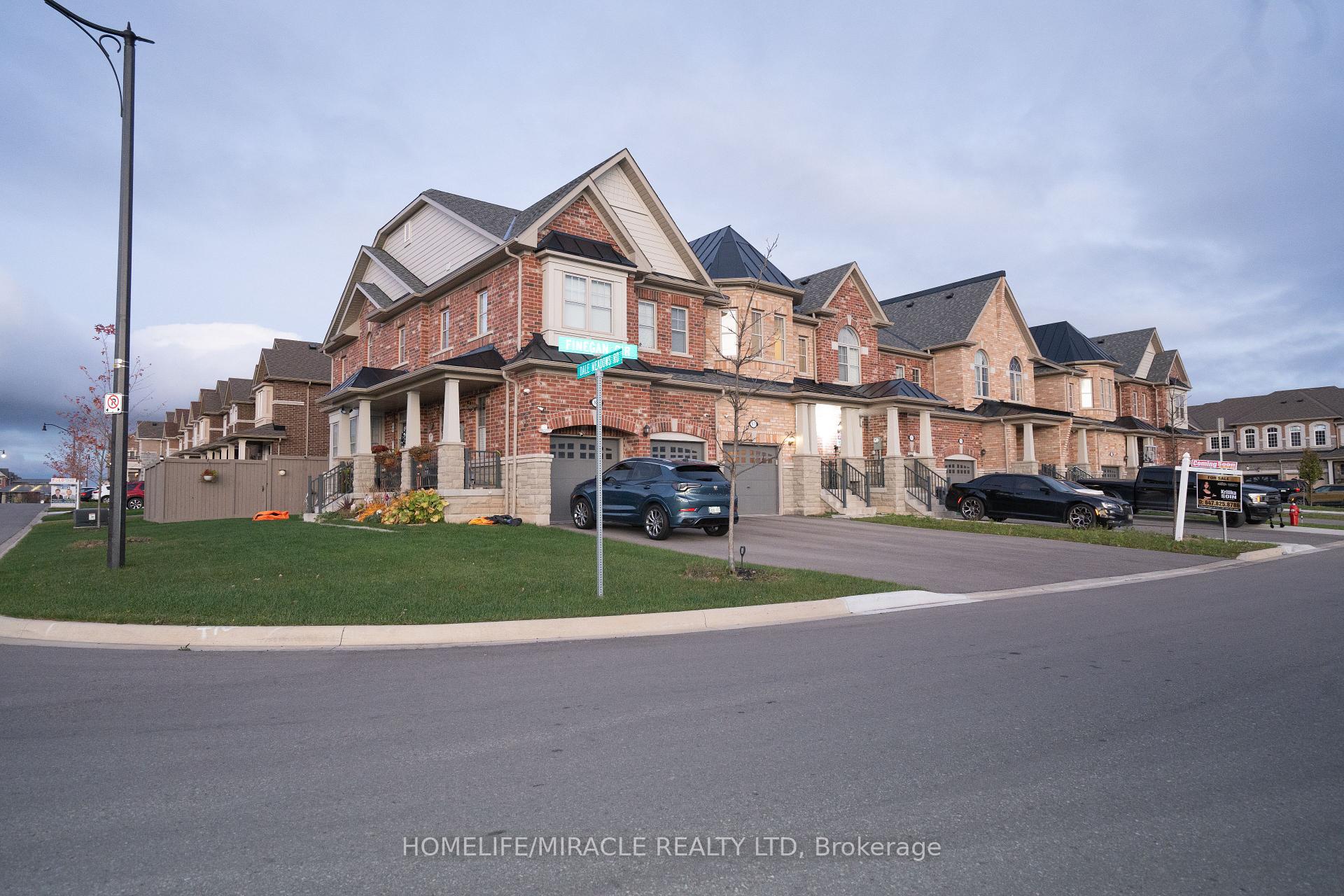 Photo 18 of 83 Finegan Circle, Brampton, Northwest Brampton — HOMEH