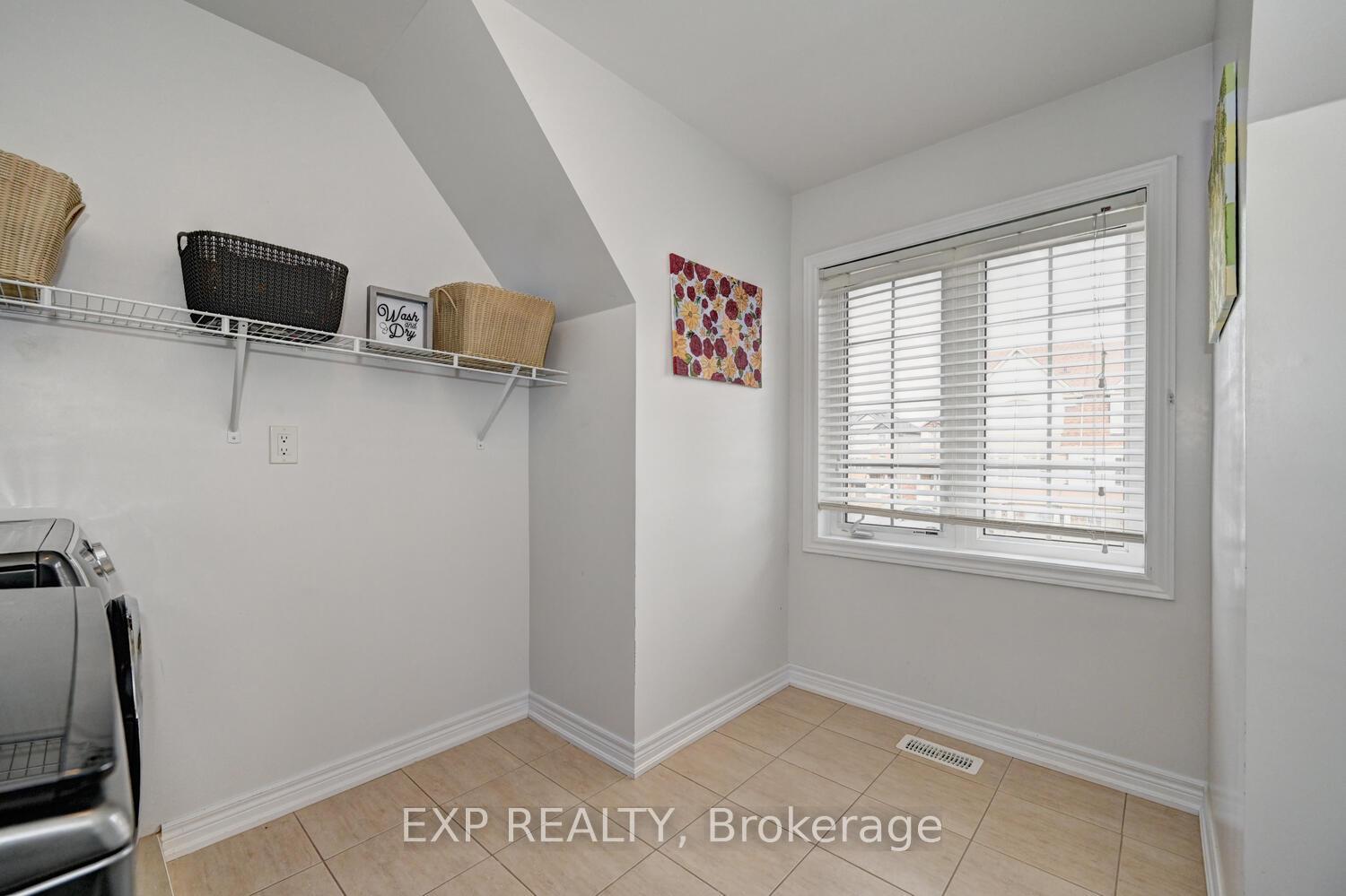 Photo 17 of 467 Linden Drive, Cambridge, Preston Heights — HOMEH