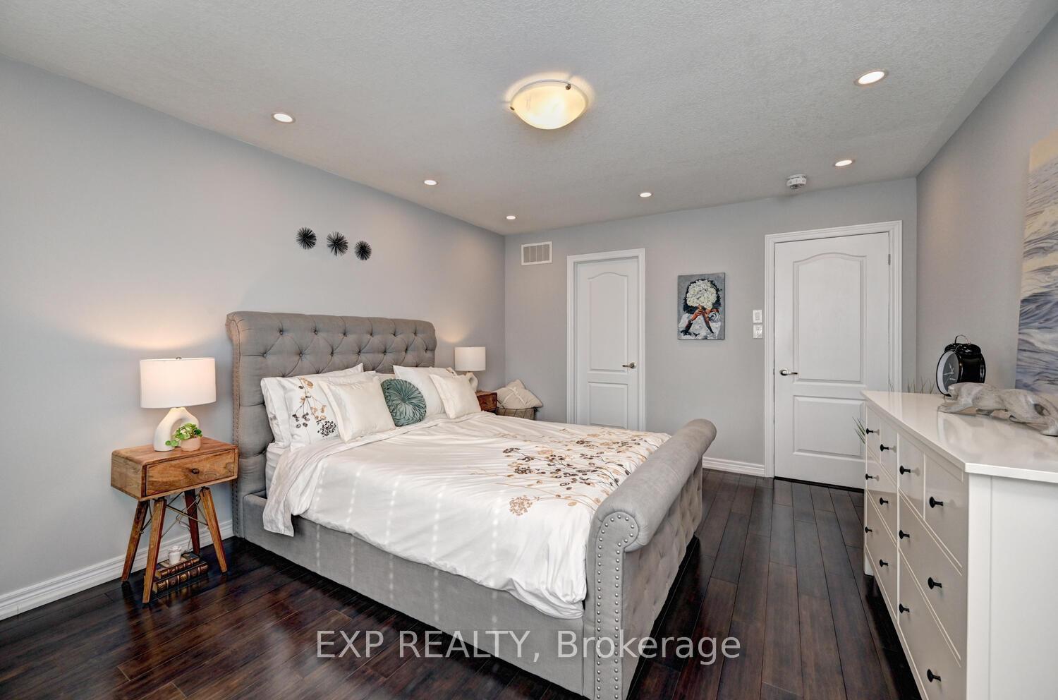 Photo 26 of 467 Linden Drive, Cambridge, Preston Heights — HOMEH