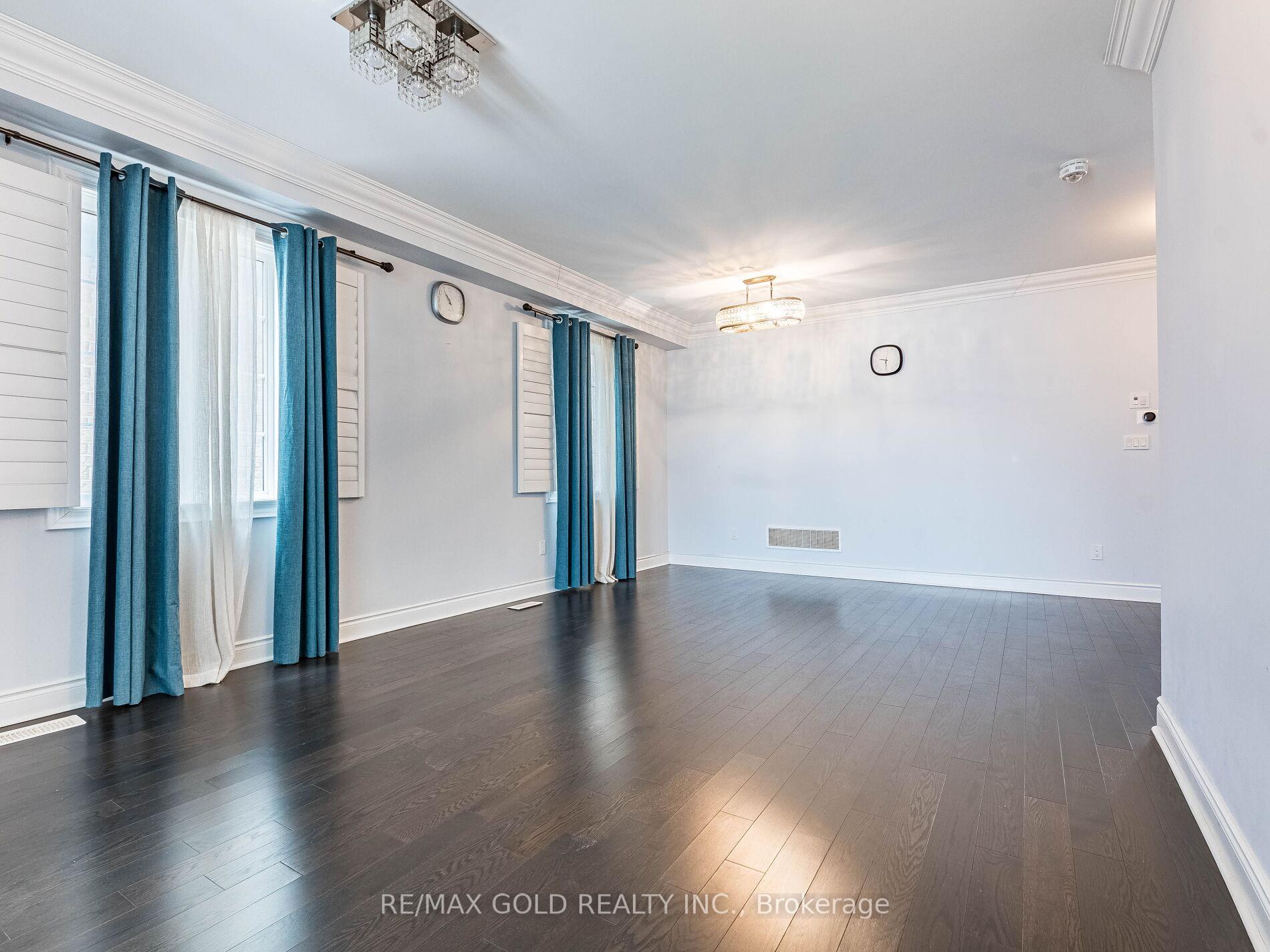 Photo 8 of 12 Jaypeak Road, Brampton, Toronto Gore Rural Estate — HOMEH