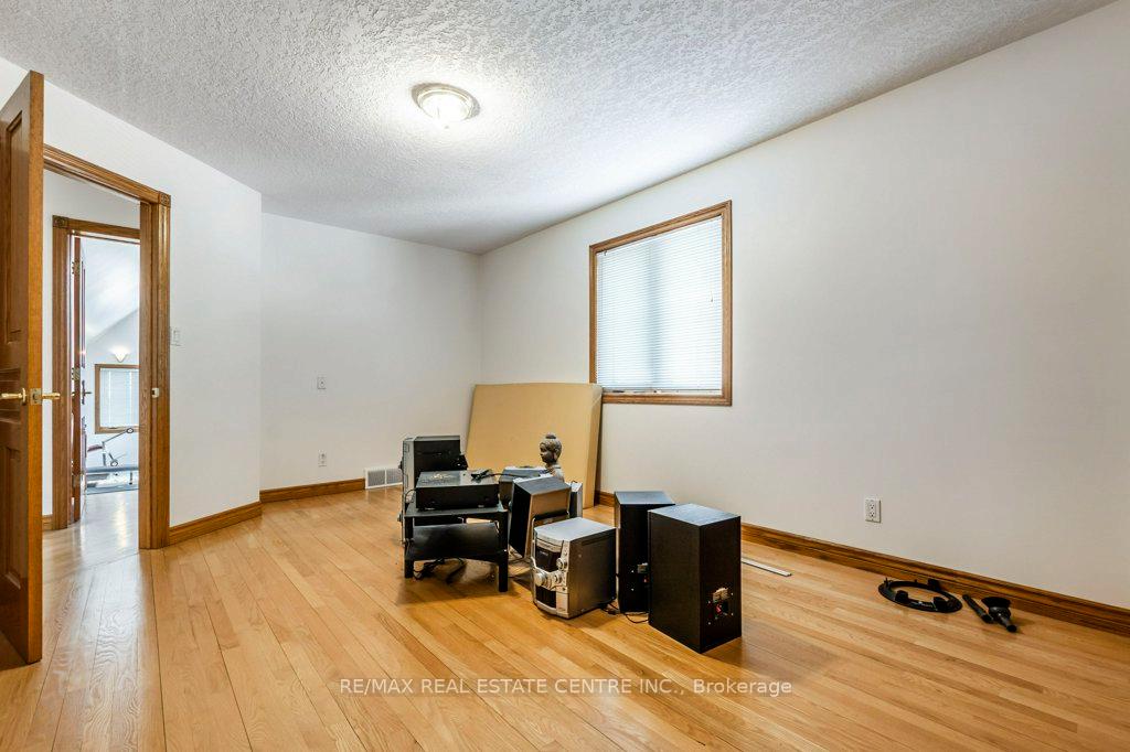Photo 13 of 401 Forestlawn Road, Waterloo — HOMEH