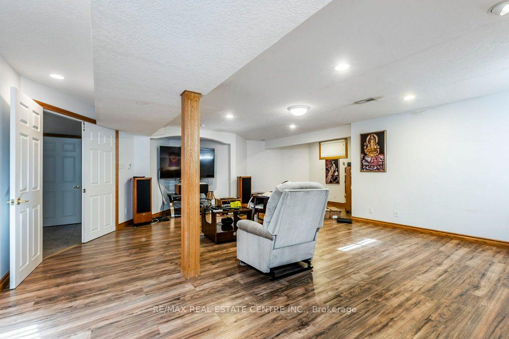 Photo 25 of 401 Forestlawn Road, Waterloo — HOMEH
