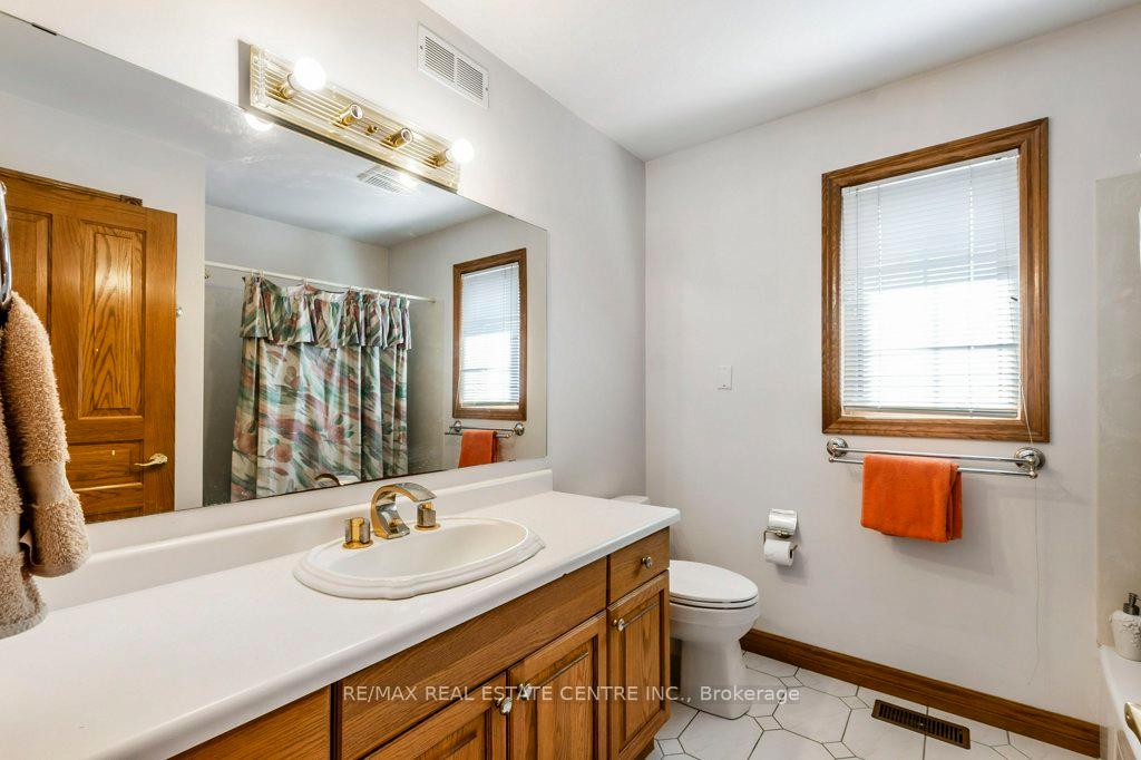Photo 40 of 401 Forestlawn Road, Waterloo — HOMEH