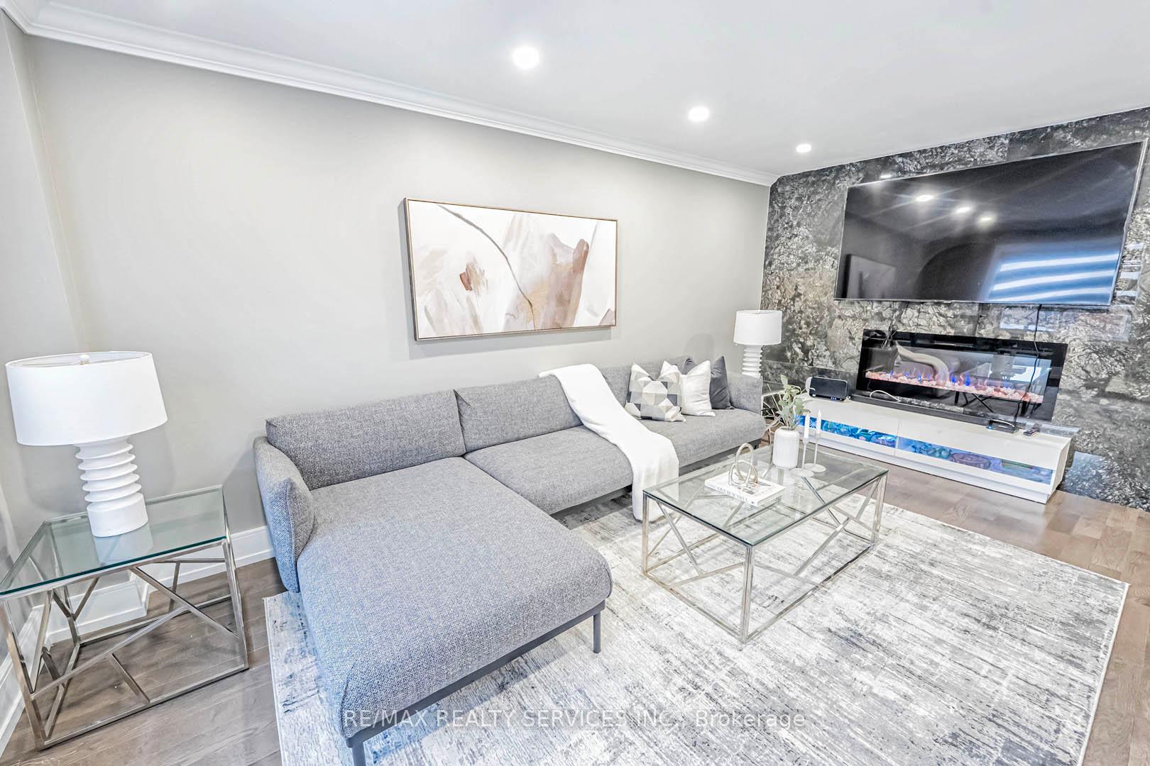 Photo 12 of 2 Ebby Avenue, Brampton, Heart Lake West — HOMEH