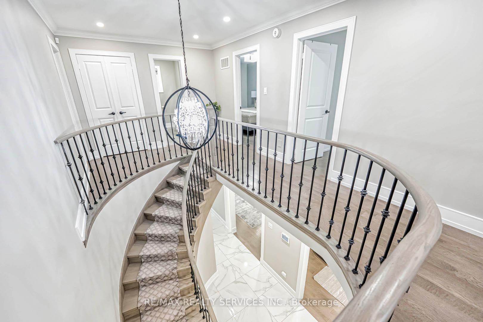 Photo 15 of 2 Ebby Avenue, Brampton, Heart Lake West — HOMEH