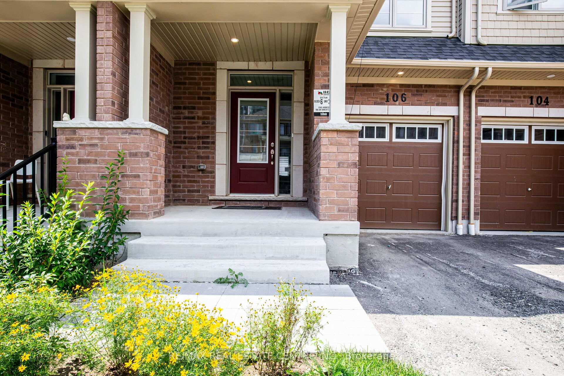 Photo 4 of 106 Air Dancer Crescent, Oshawa, Windfields — HOMEH