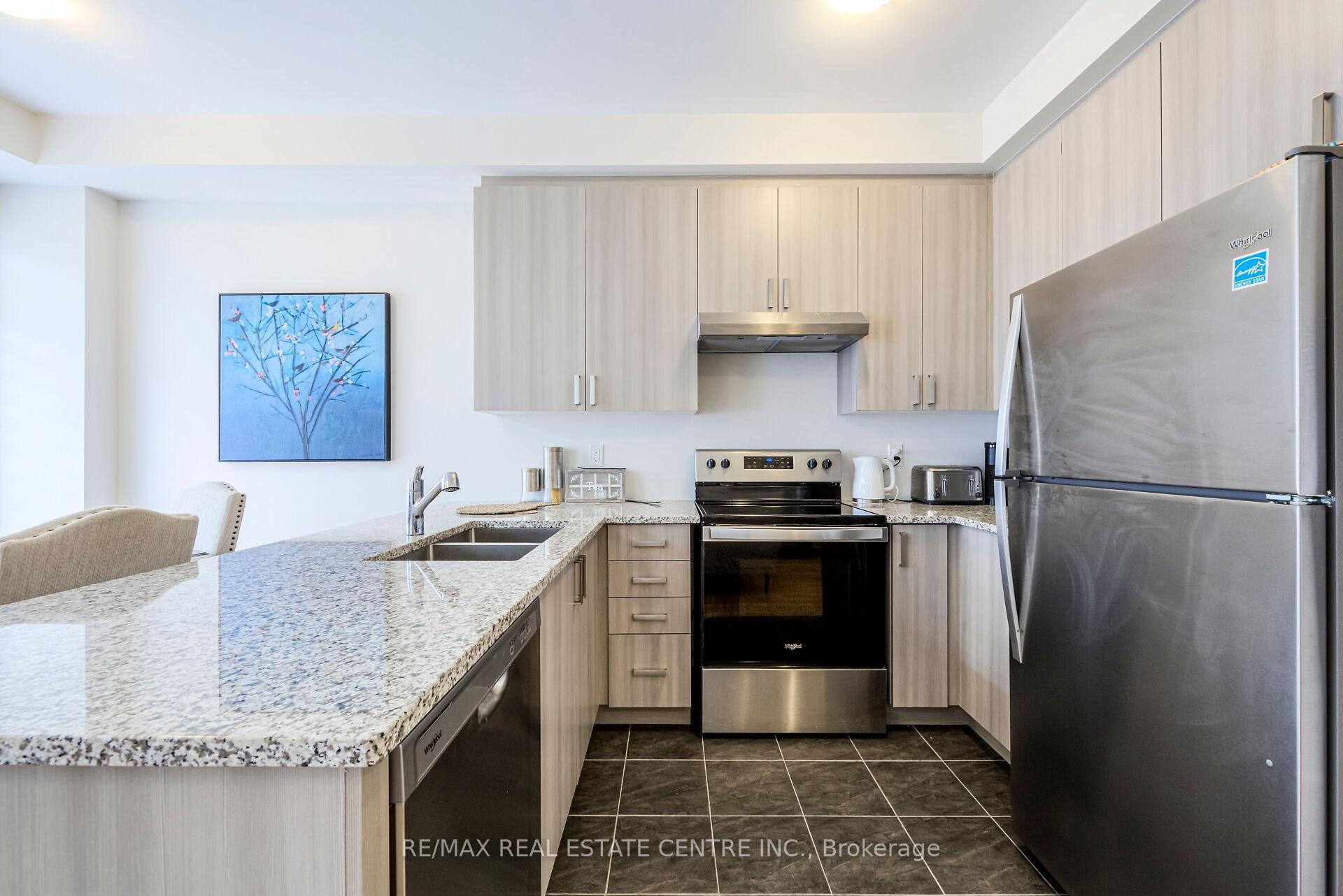 Photo 12 of 106 Air Dancer Crescent, Oshawa, Windfields — HOMEH