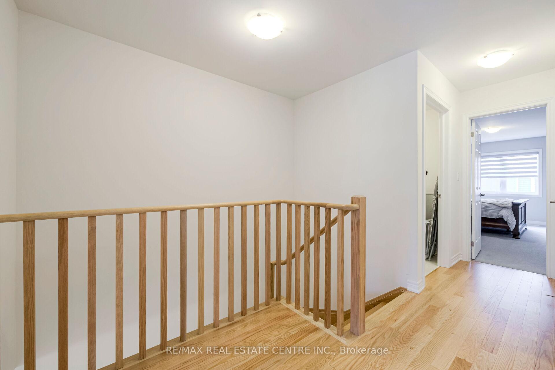 Photo 19 of 106 Air Dancer Crescent, Oshawa, Windfields — HOMEH