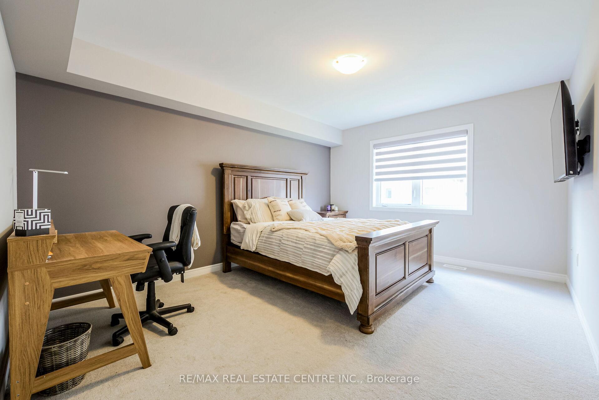 Photo 20 of 106 Air Dancer Crescent, Oshawa, Windfields — HOMEH