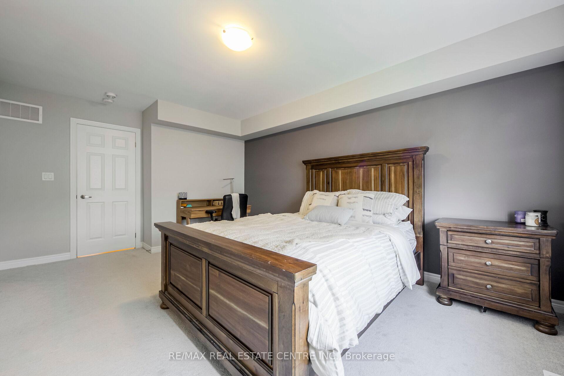 Photo 21 of 106 Air Dancer Crescent, Oshawa, Windfields — HOMEH