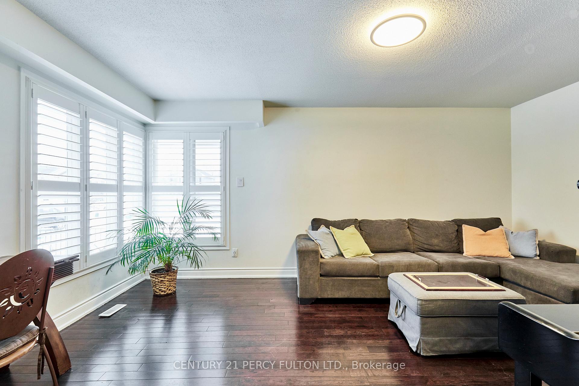 Photo 4 of 1930 Parkside Drive, Pickering, Amberlea — HOMEH