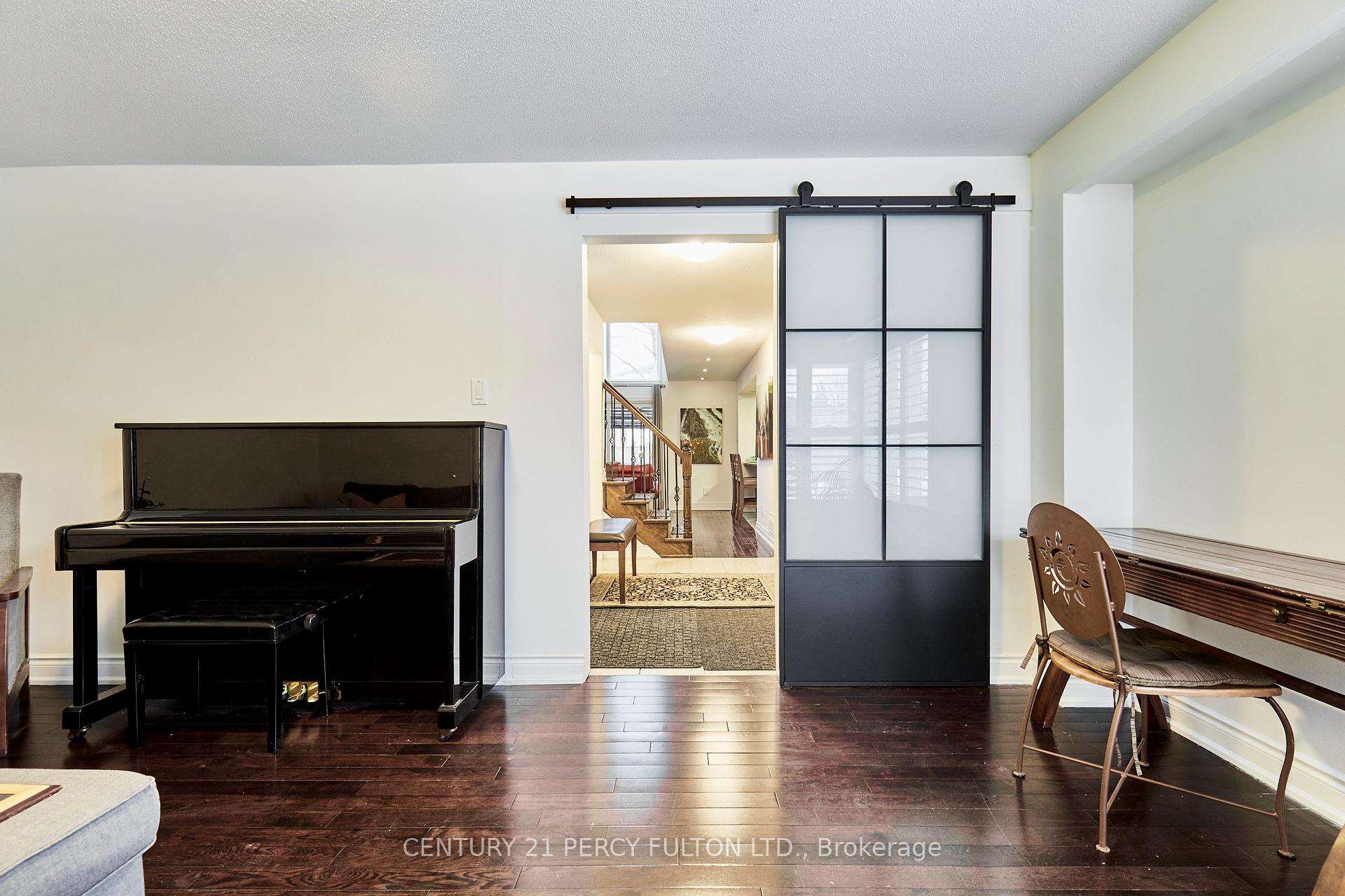 Photo 5 of 1930 Parkside Drive, Pickering, Amberlea — HOMEH