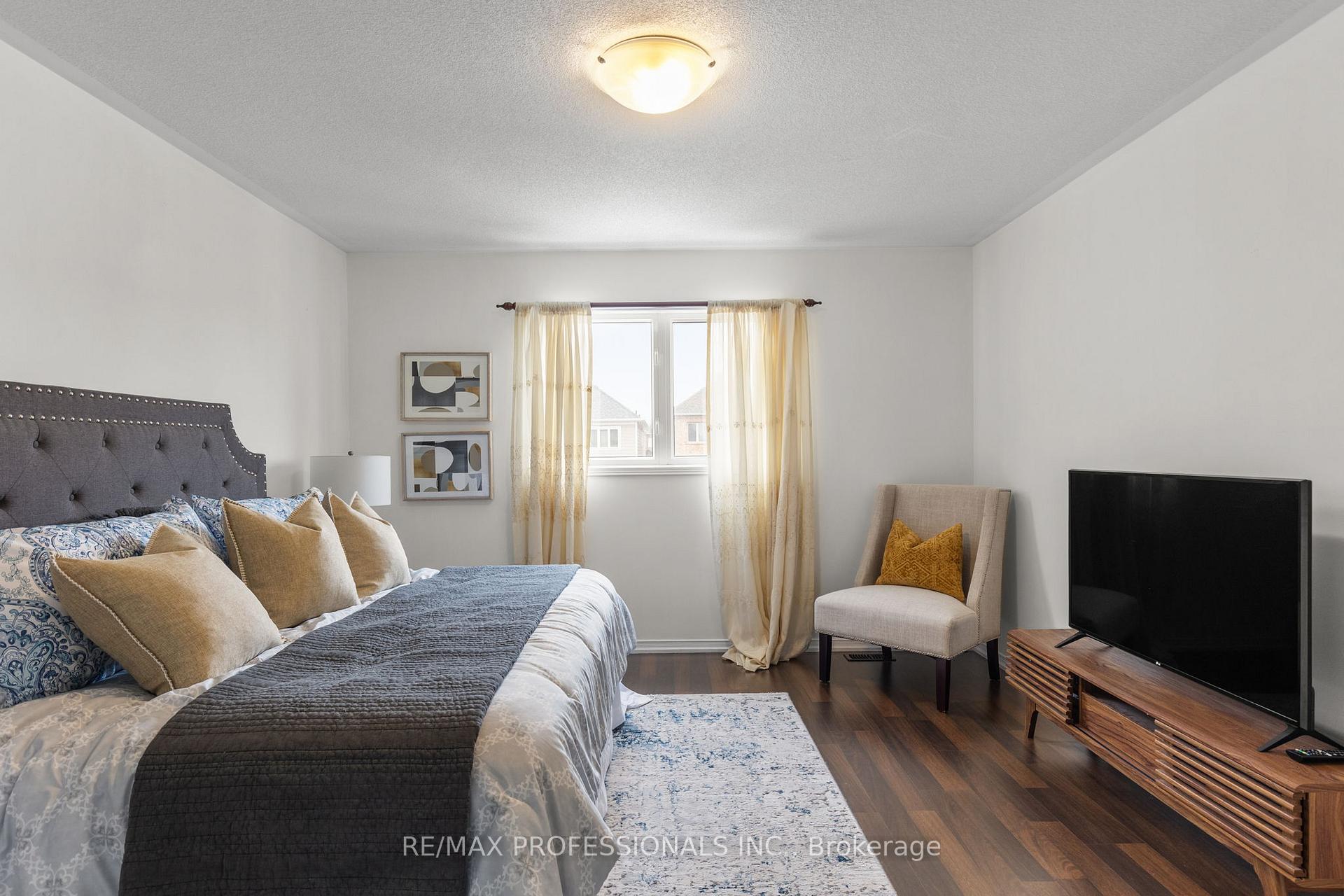 Photo 23 of 24 Foxton Road, Markham, Cornell — HOMEH