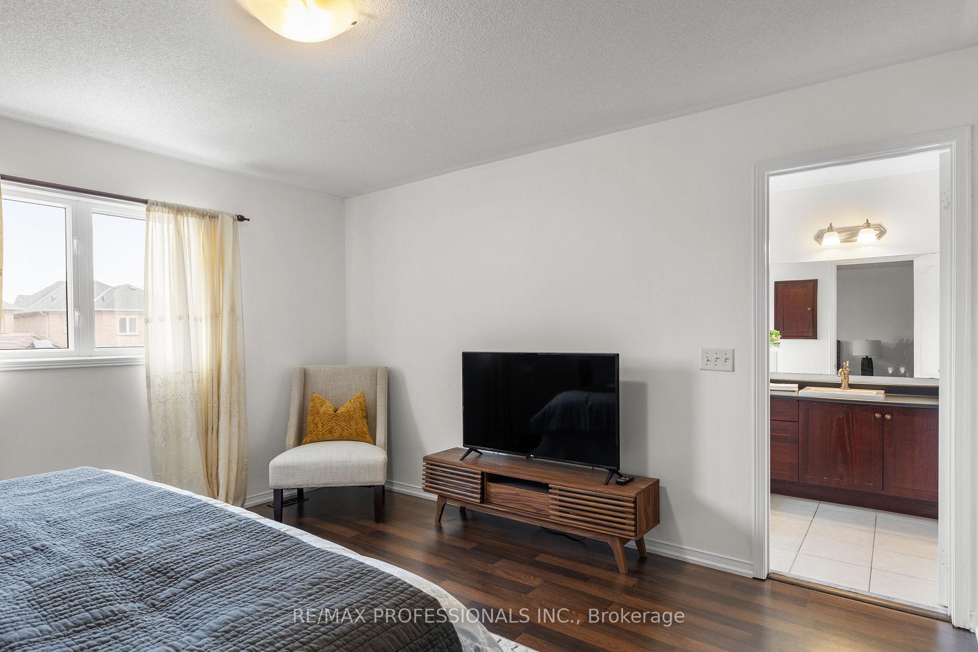 Photo 25 of 24 Foxton Road, Markham, Cornell — HOMEH