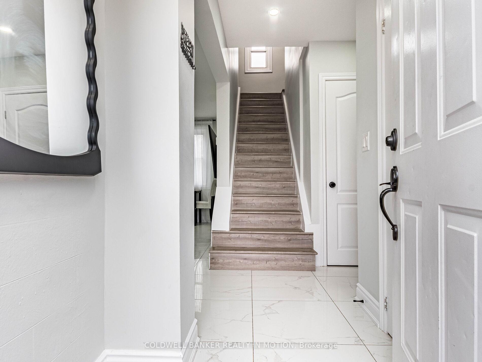 Photo 2 of 2163 King Street E, Hamilton, Glenview — HOMEH
