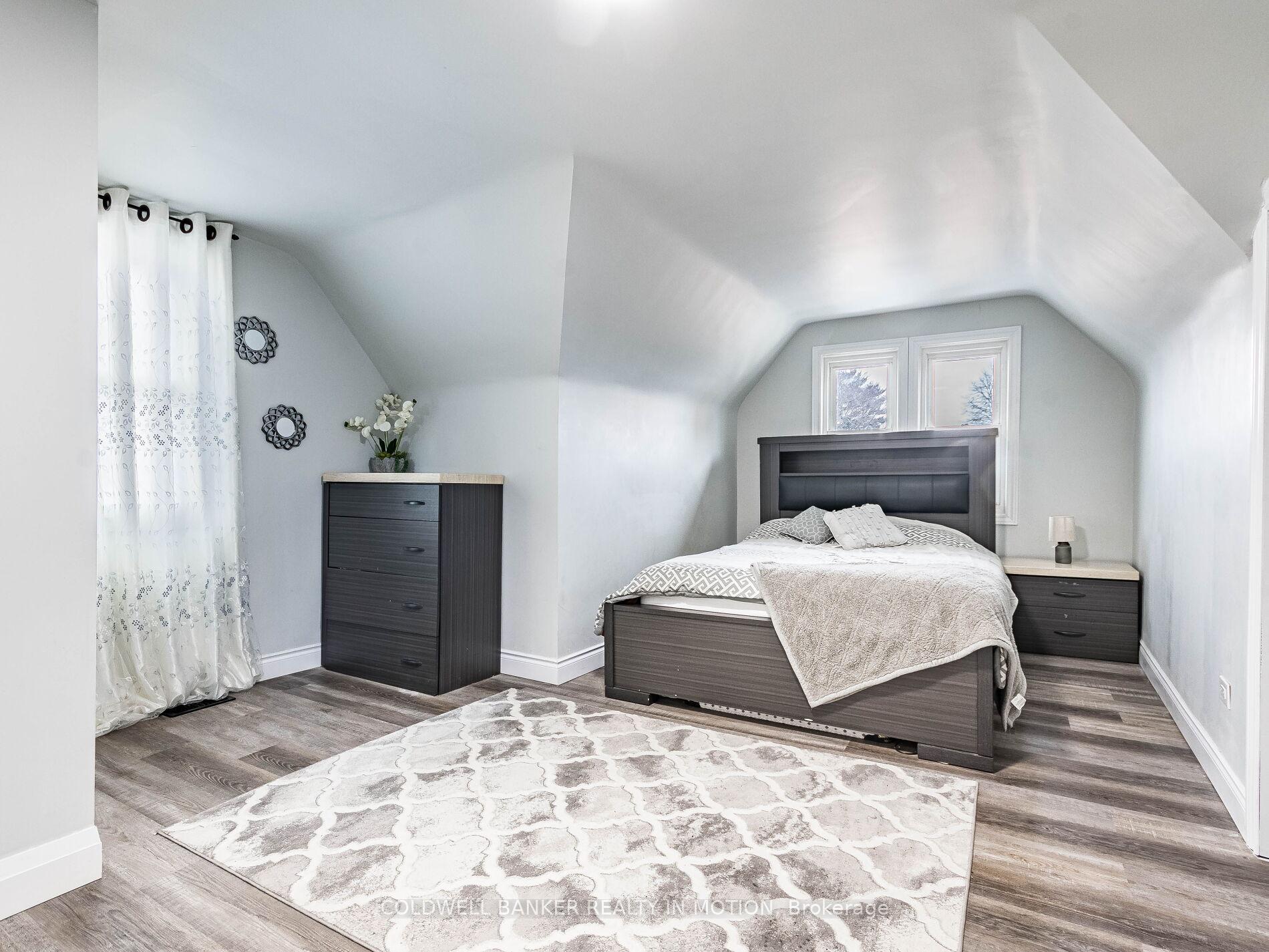 Photo 25 of 2163 King Street E, Hamilton, Glenview — HOMEH