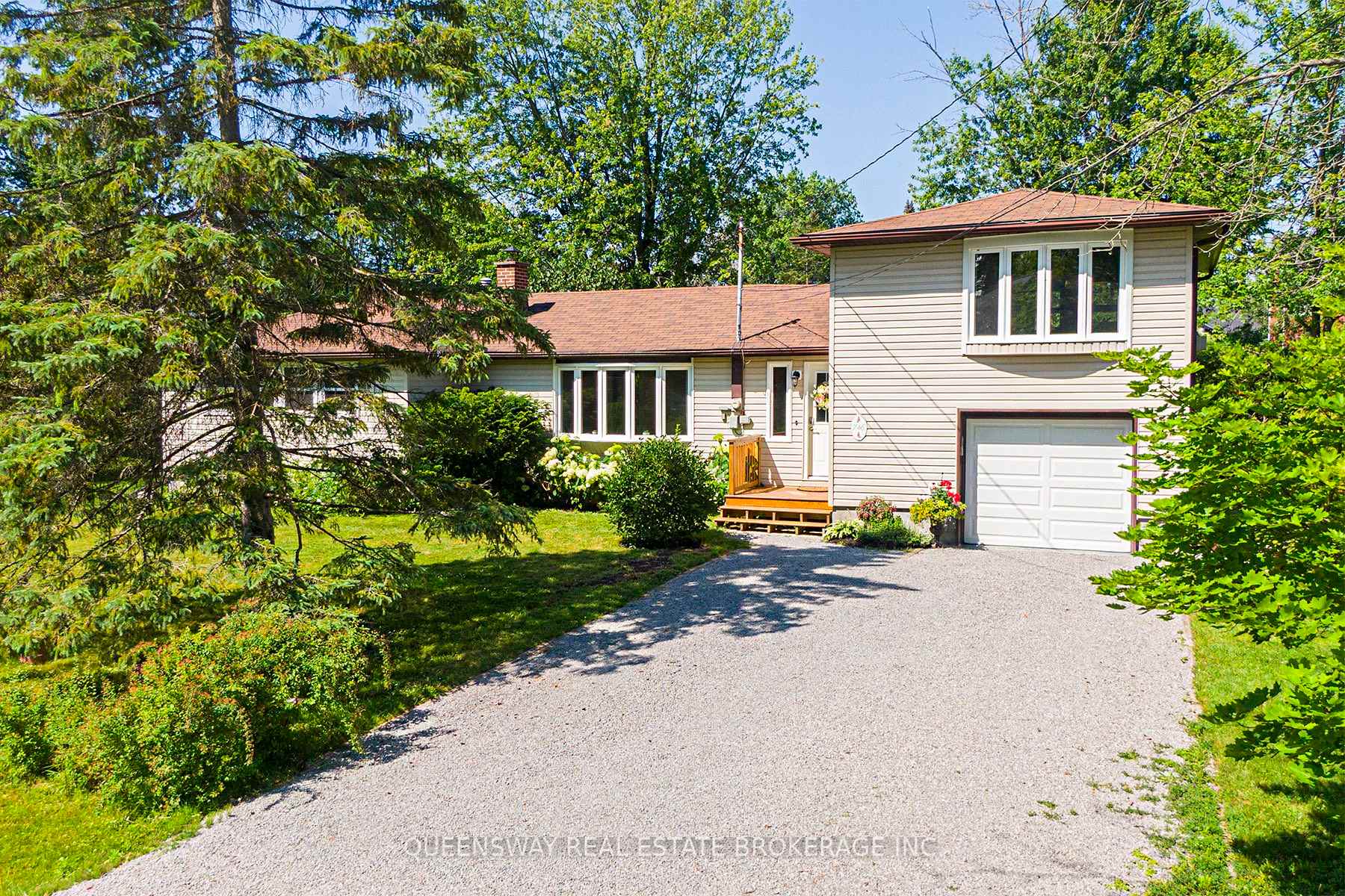 Photo 1 of 746 Sedore Avenue, Georgina, Historic Lakeshore Communities — HOMEH