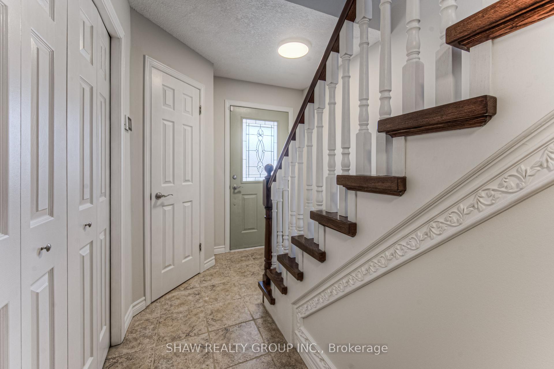 Photo 4 of Unit A, 631 Pinerow Crescent, Waterloo — HOMEH