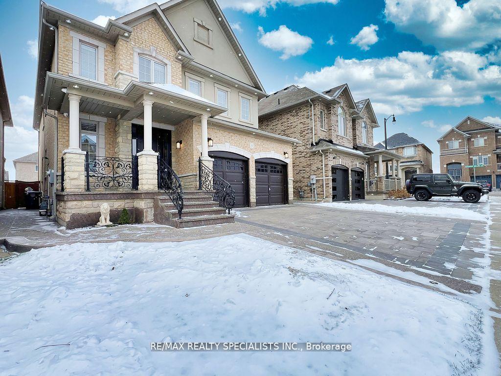 Photo 2 of 4 Vernosa Drive, Brampton, Credit Valley — HOMEH