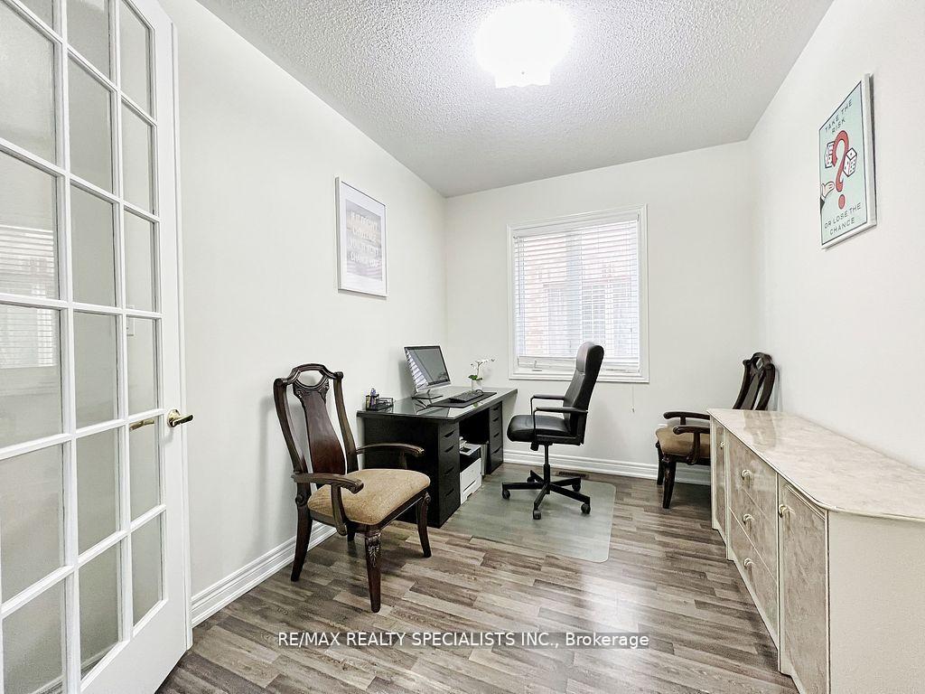 Photo 14 of 4 Vernosa Drive, Brampton, Credit Valley — HOMEH