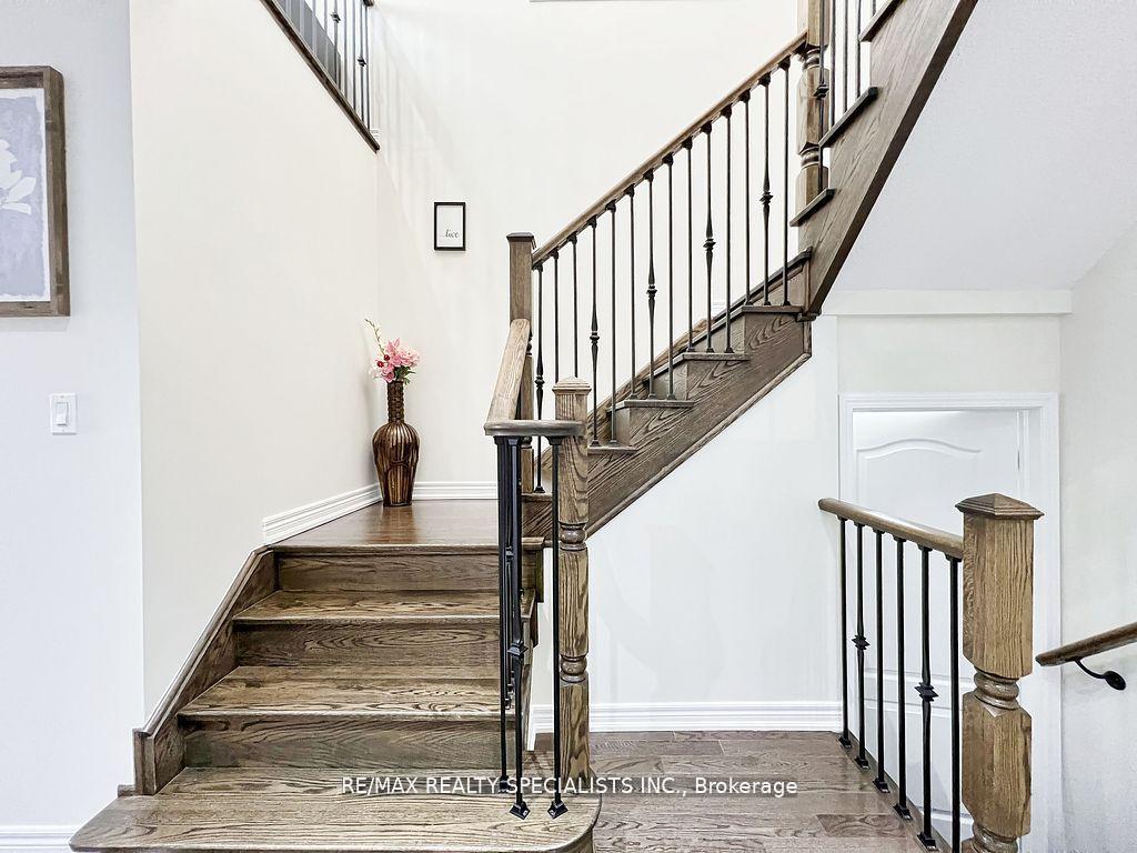Photo 28 of 4 Vernosa Drive, Brampton, Credit Valley — HOMEH