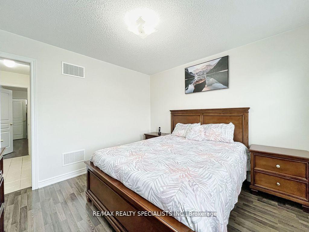 Photo 16 of 4 Vernosa Drive, Brampton, Credit Valley — HOMEH