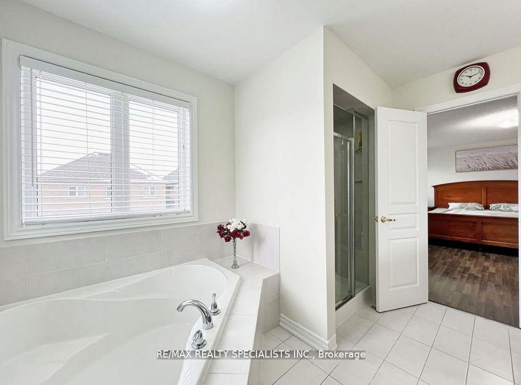 Photo 31 of 4 Vernosa Drive, Brampton, Credit Valley — HOMEH