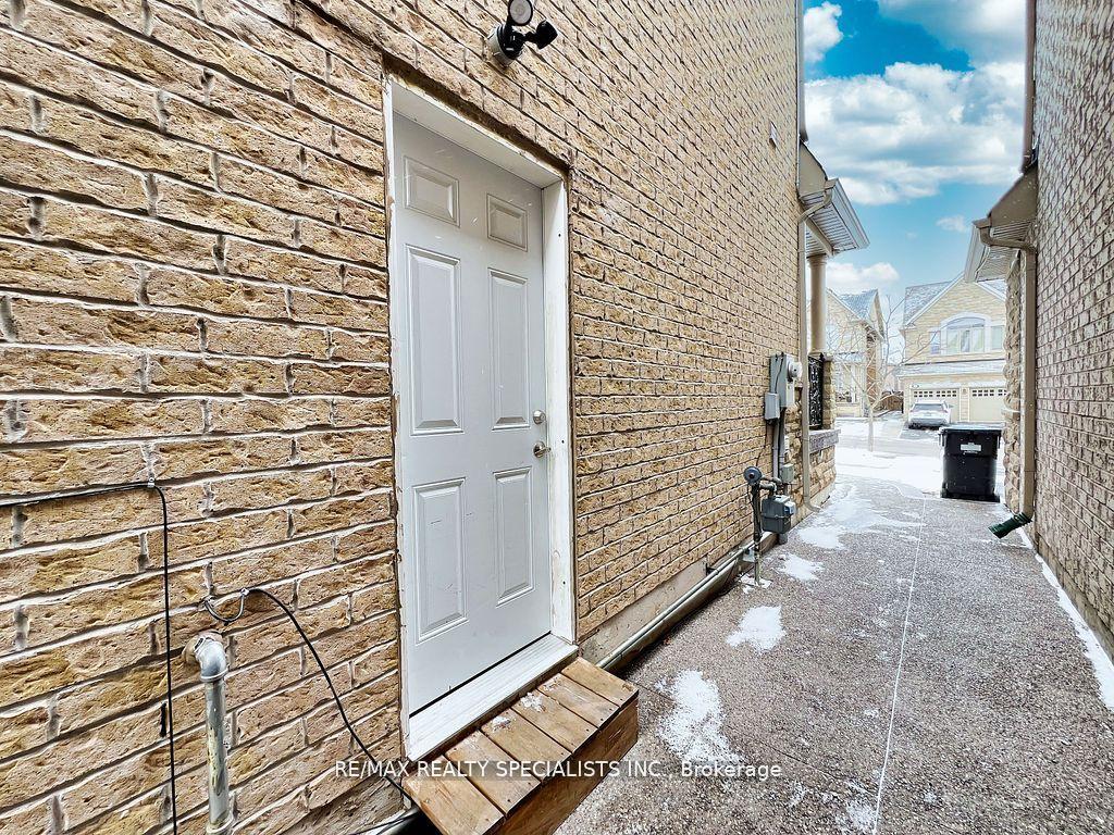 Photo 33 of 4 Vernosa Drive, Brampton, Credit Valley — HOMEH