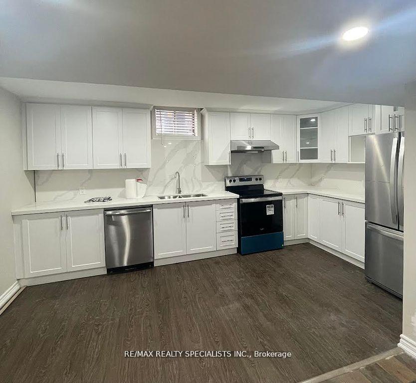 Photo 35 of 4 Vernosa Drive, Brampton, Credit Valley — HOMEH
