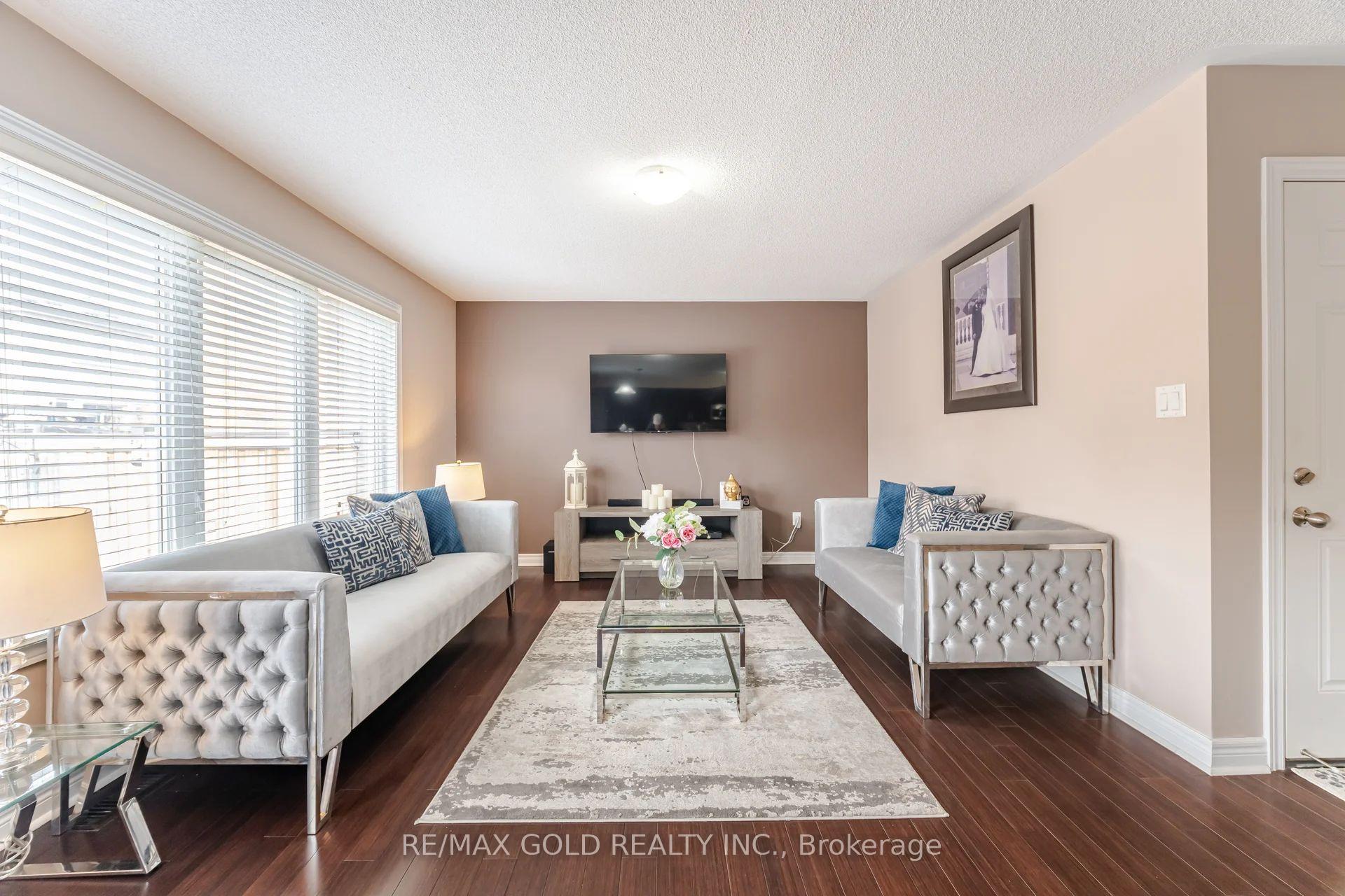 Photo 10 of 16 Bluffmeadow Street, Brampton, Bram East — HOMEH