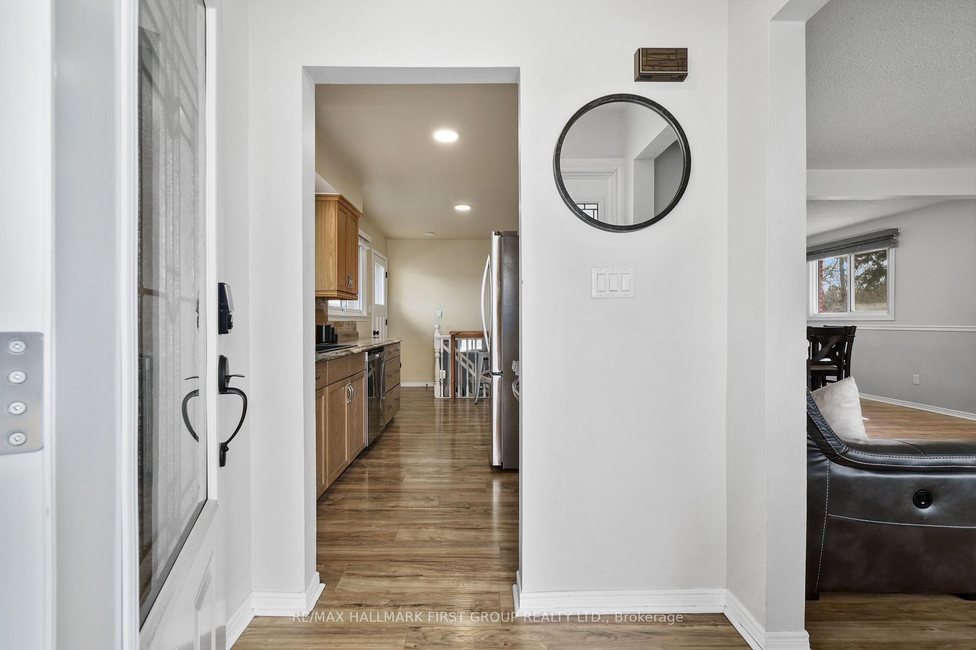Photo 3 of 35 Meredith Crescent, Cobourg — HOMEH