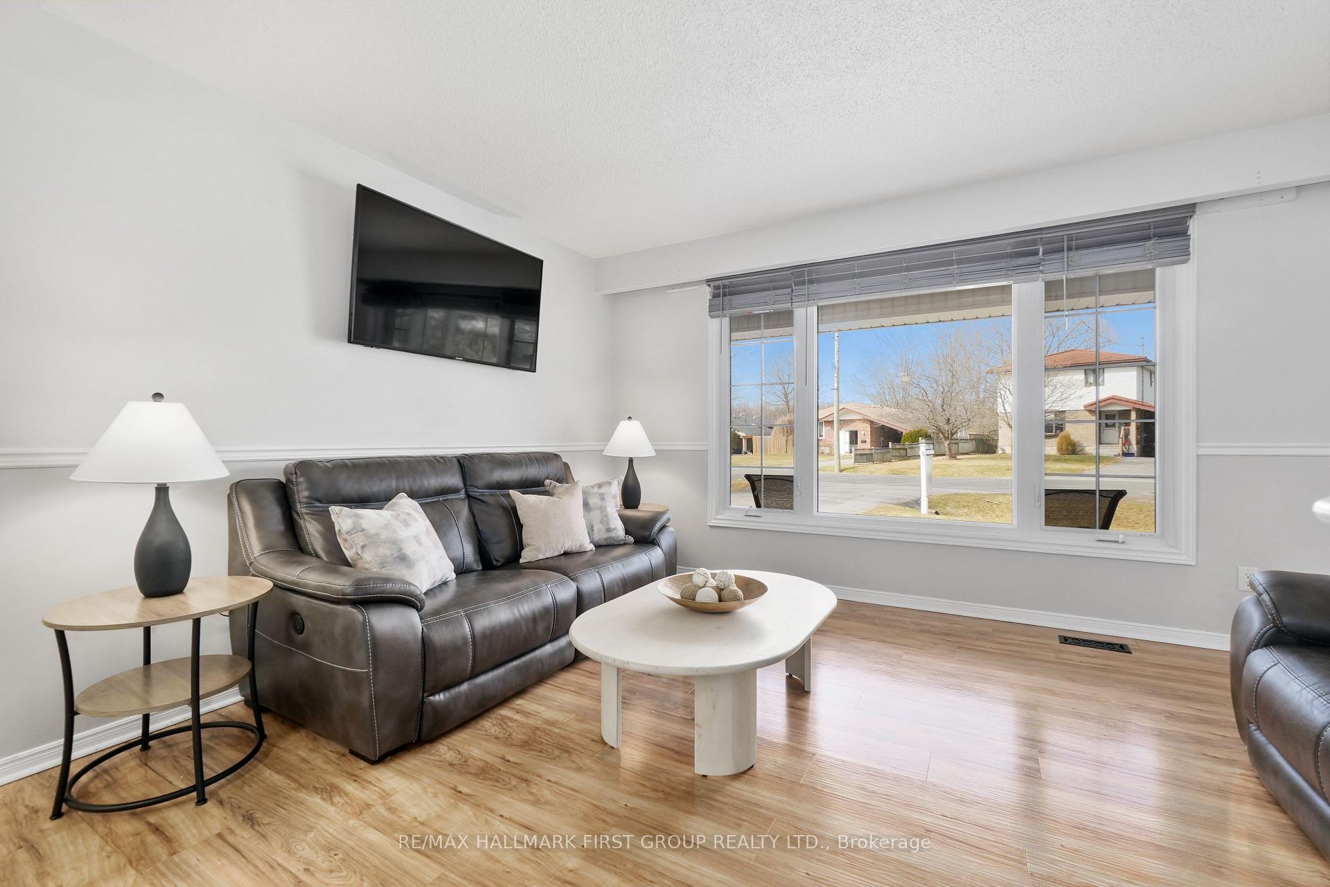 Photo 7 of 35 Meredith Crescent, Cobourg — HOMEH