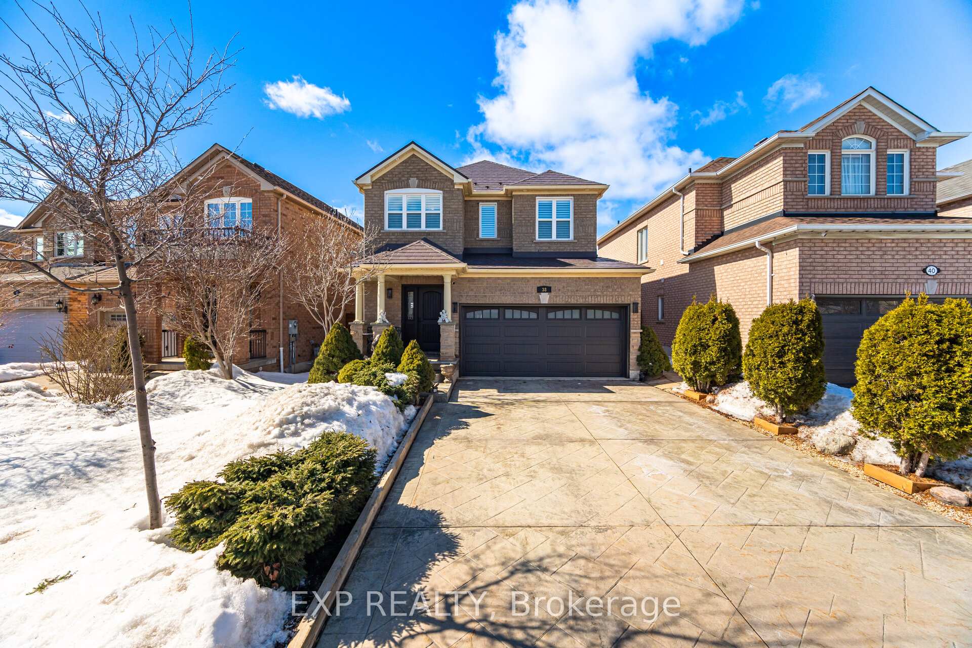 Photo 1 of 38 Wilcox Road, Vaughan, Maple — HOMEH