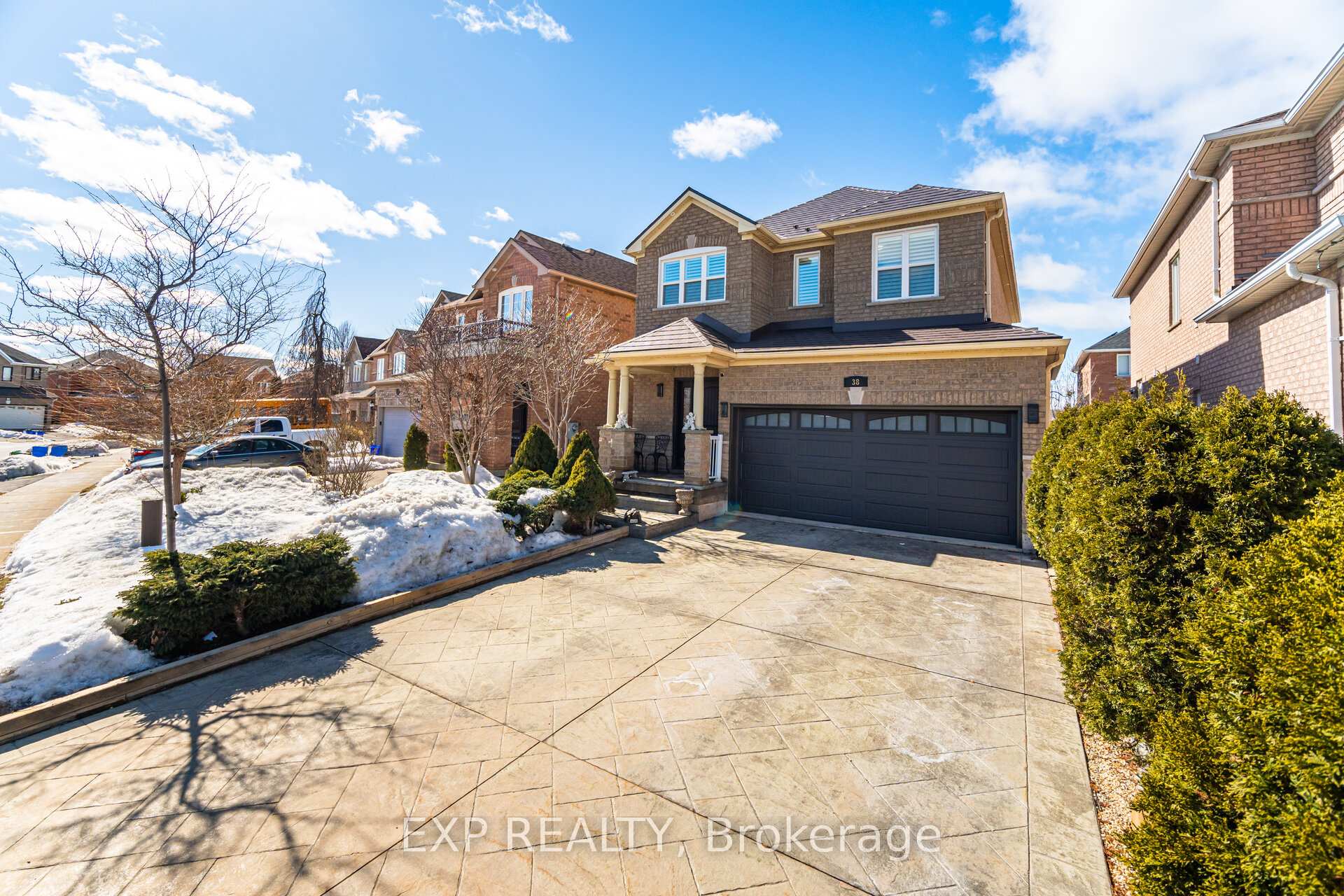 Photo 10 of 38 Wilcox Road, Vaughan, Maple — HOMEH