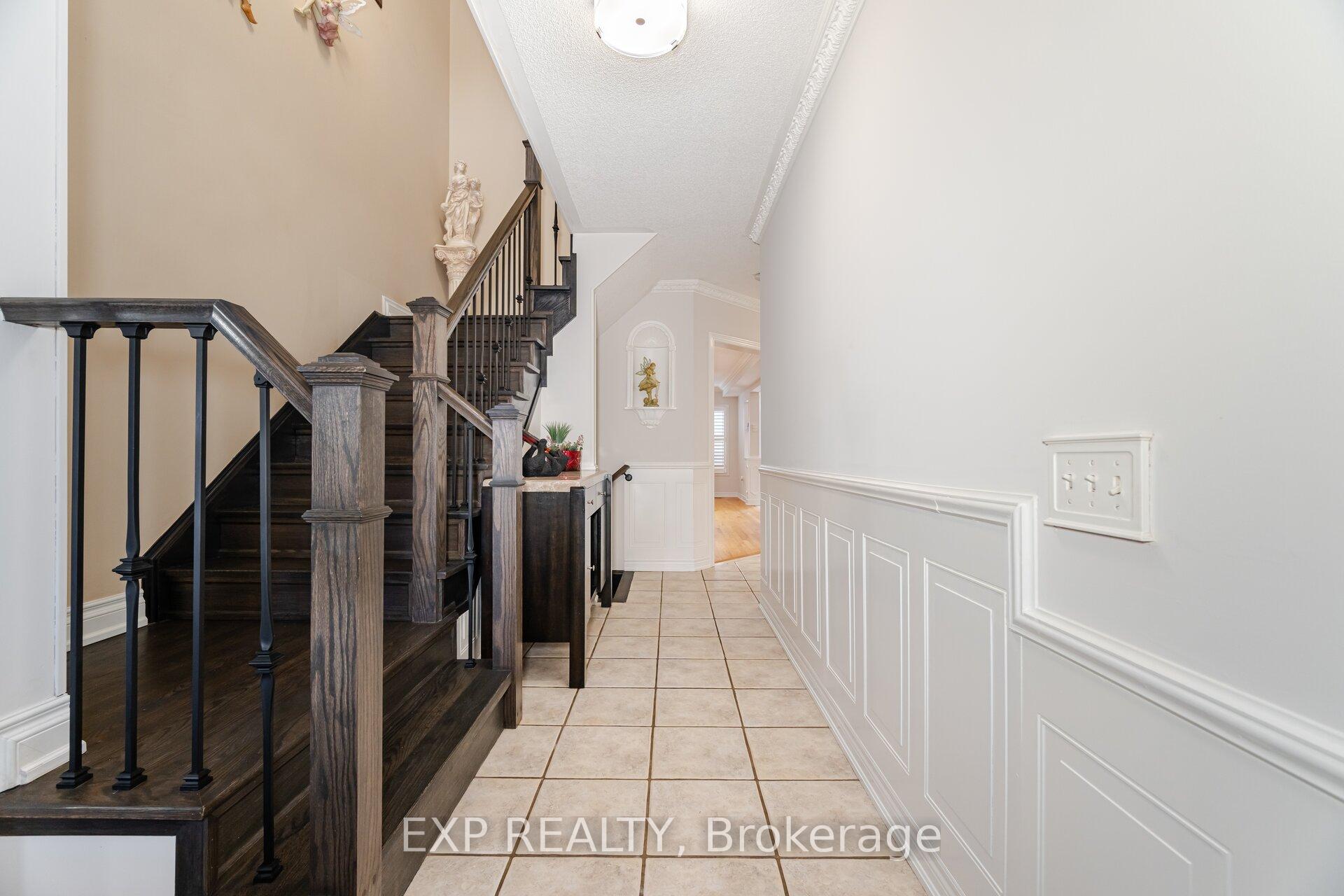 Photo 7 of 38 Wilcox Road, Vaughan, Maple — HOMEH