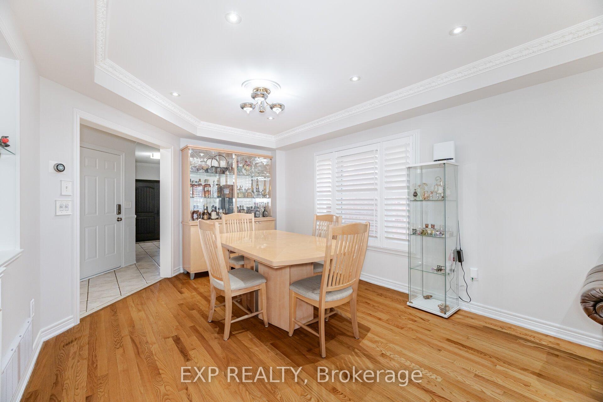 Photo 6 of 38 Wilcox Road, Vaughan, Maple — HOMEH