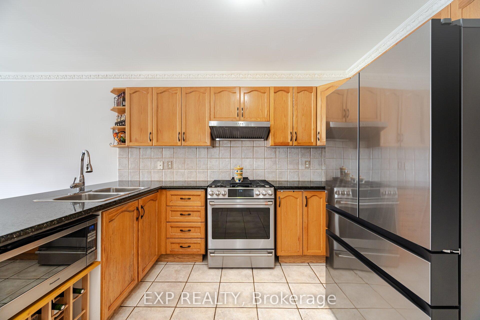 Photo 18 of 38 Wilcox Road, Vaughan, Maple — HOMEH