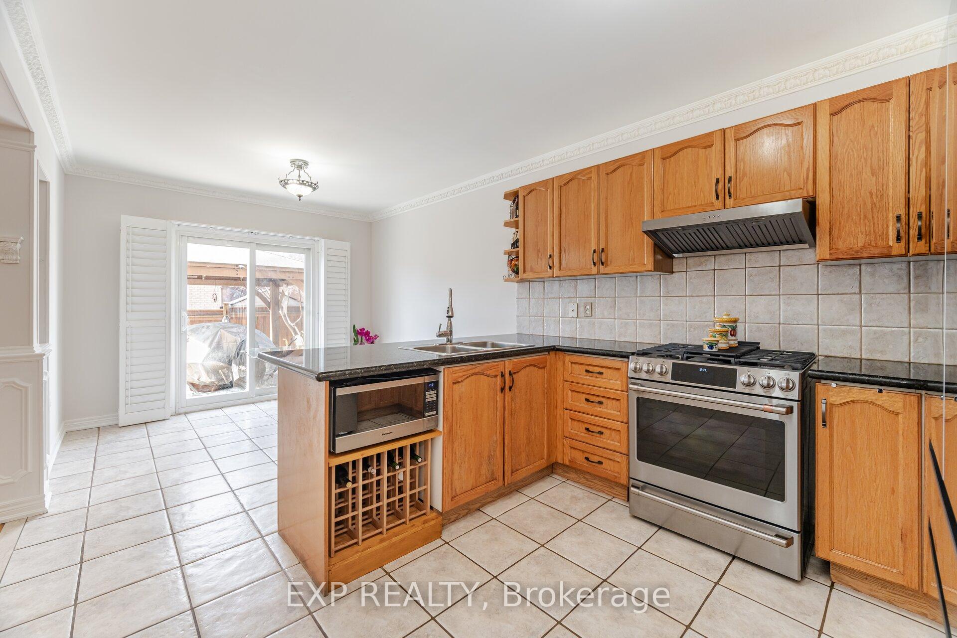 Photo 15 of 38 Wilcox Road, Vaughan, Maple — HOMEH