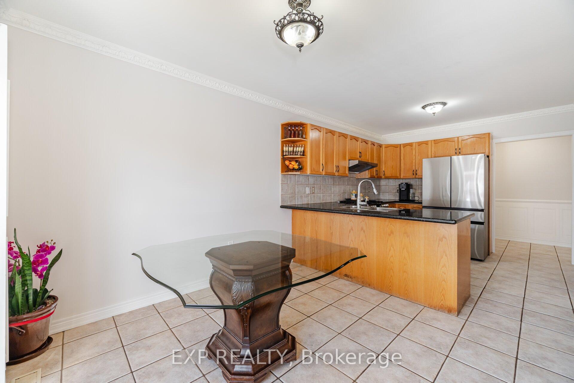 Photo 14 of 38 Wilcox Road, Vaughan, Maple — HOMEH